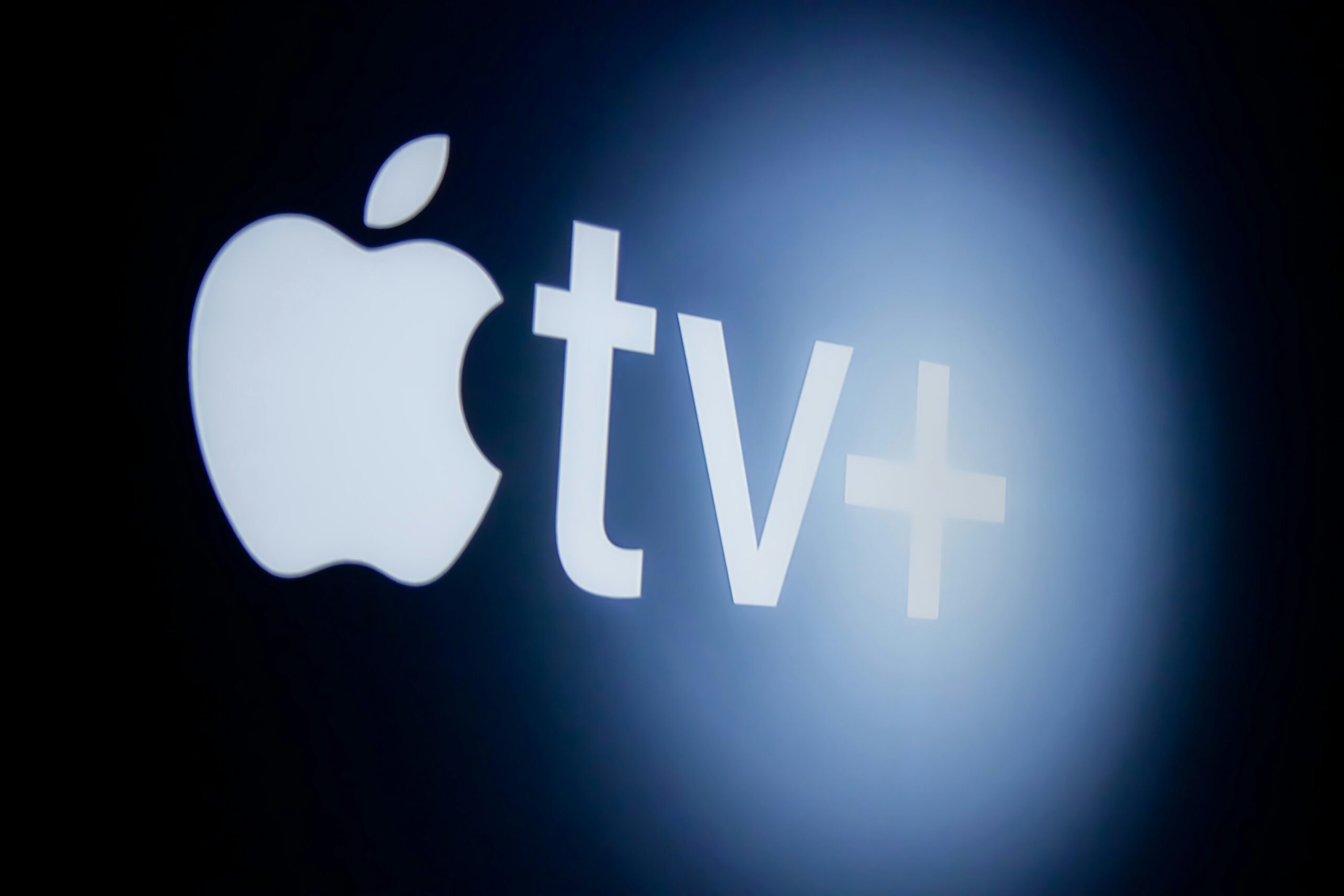 Apple TV+ Enfrenta Pérdidas Millonarias Mientras Lucha Por Competir en el Mercado del Streaming