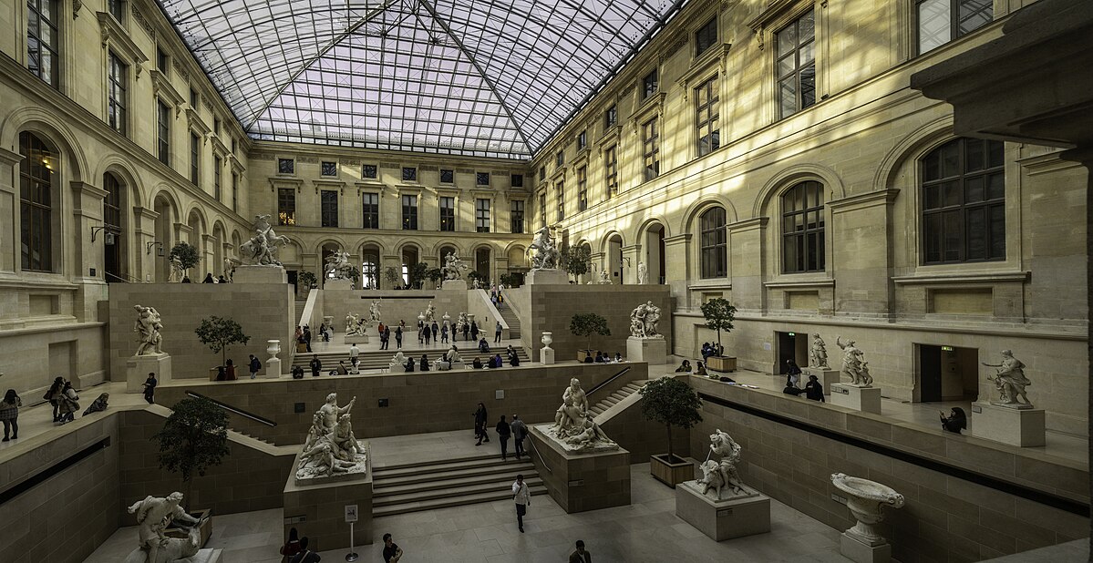 El Louvre sufre uno de los robos más audaces de su historia