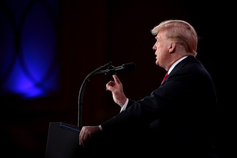 Trump endurece su postura contra países que apoyen Rusia