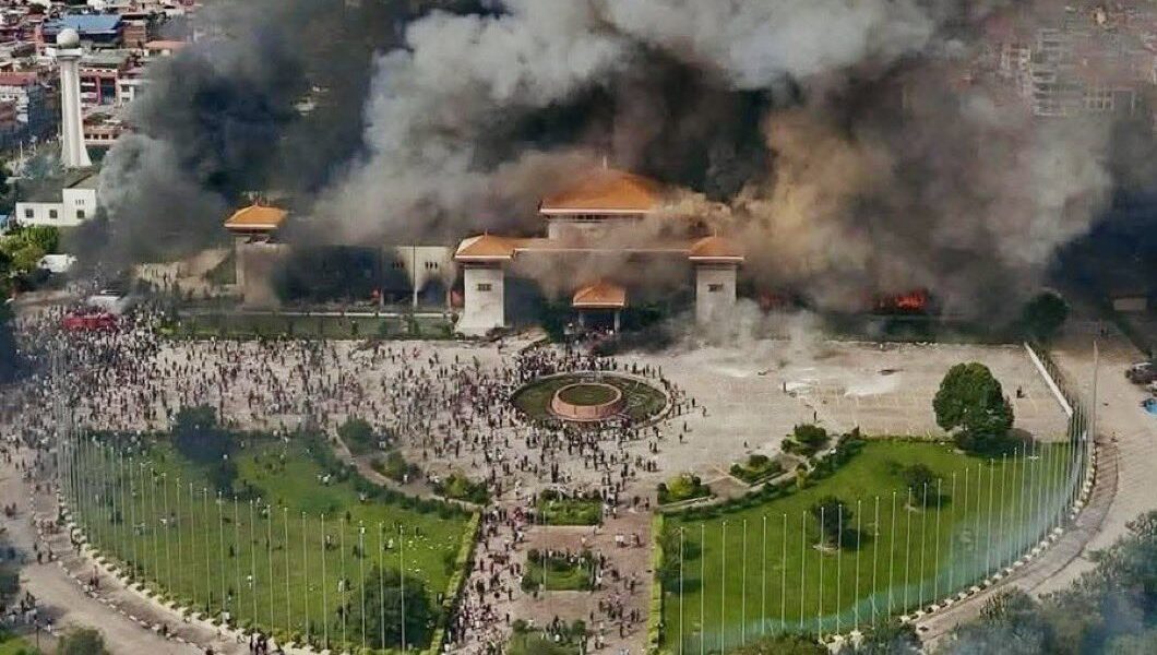 Nepal en crisis: muere esposa de ex primer ministro en protestas