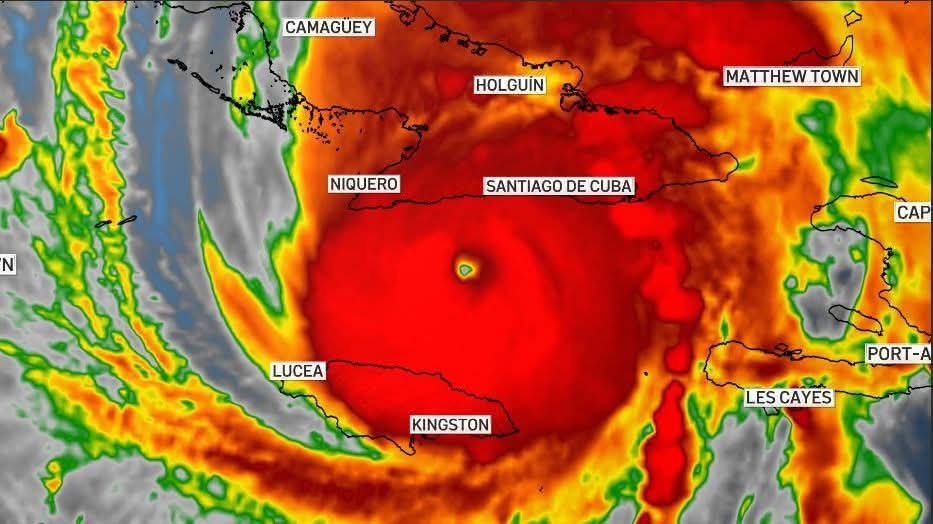 Huracán Melissa toca tierra en Cuba esta madrugada