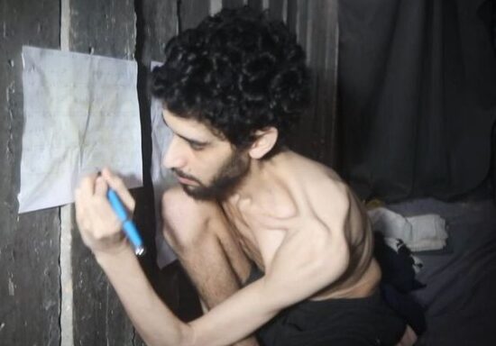 Familia de rehén famélico israelí condena video de Hamás