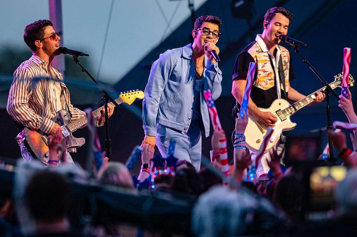 Jonas Brothers encenderán Fenway Park el sábado 23 en Boston