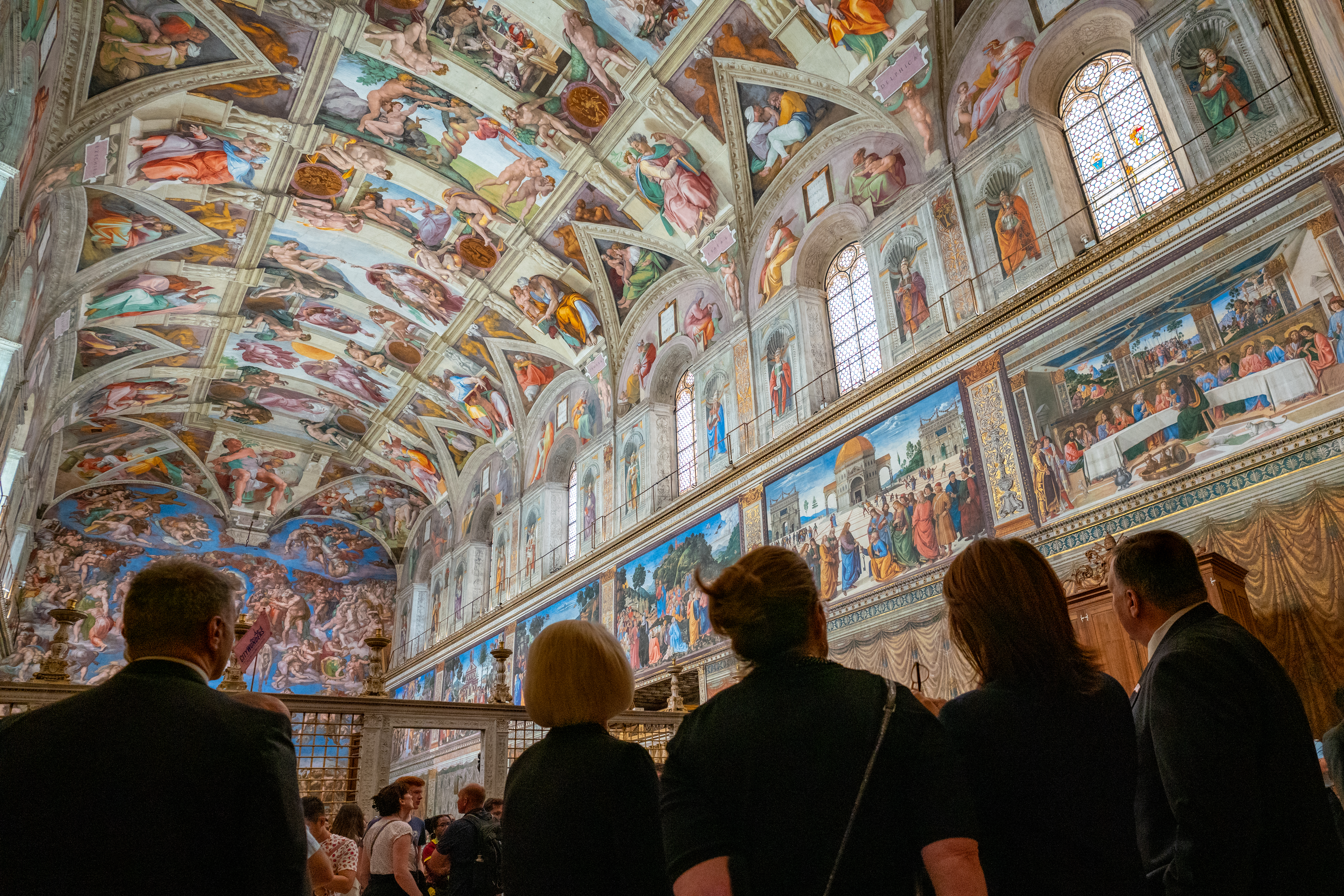 Los Cardenales Inician el Conclave