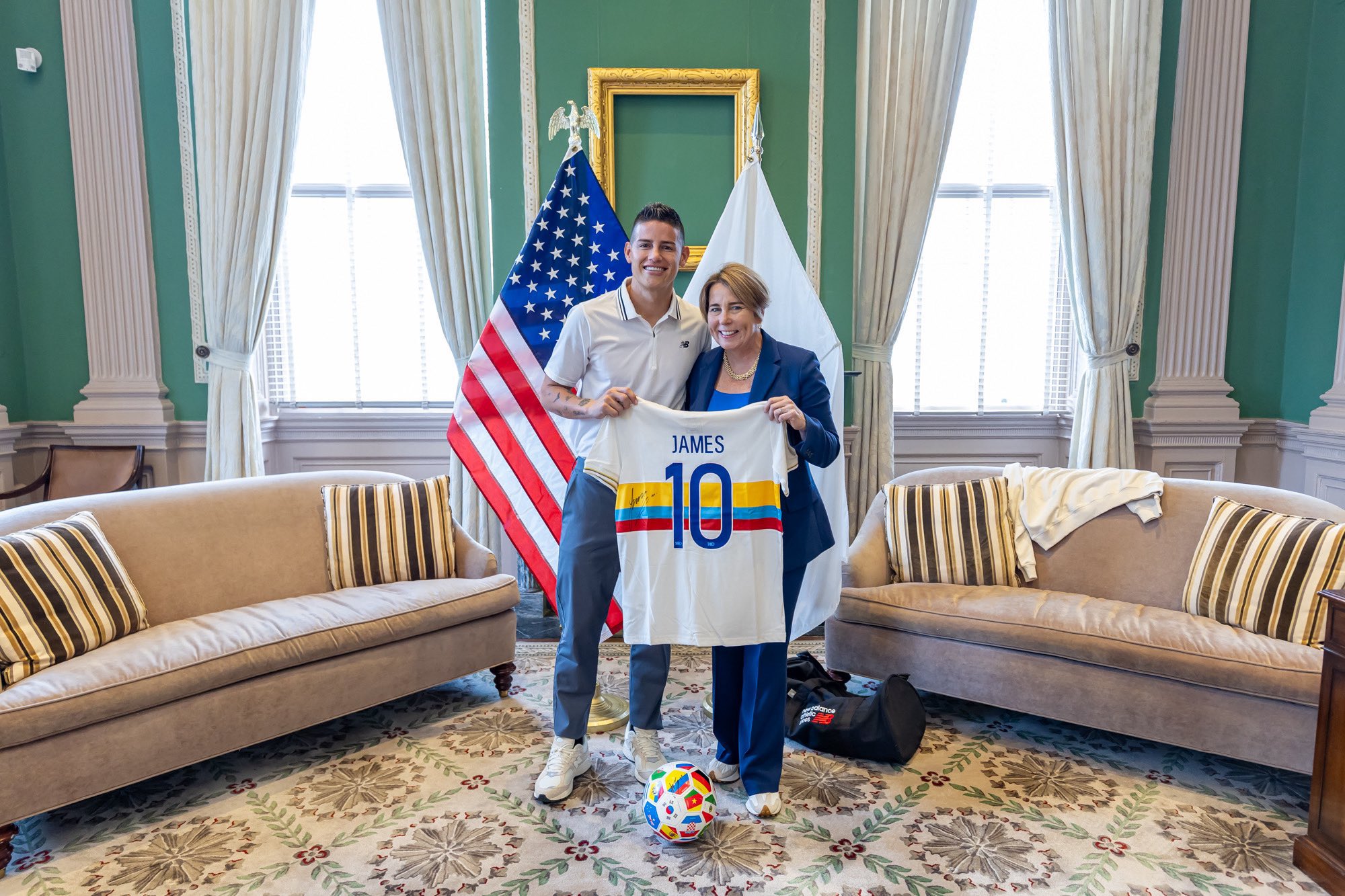 James Rodríguez disfruta su descanso en Boston, Massachusetts