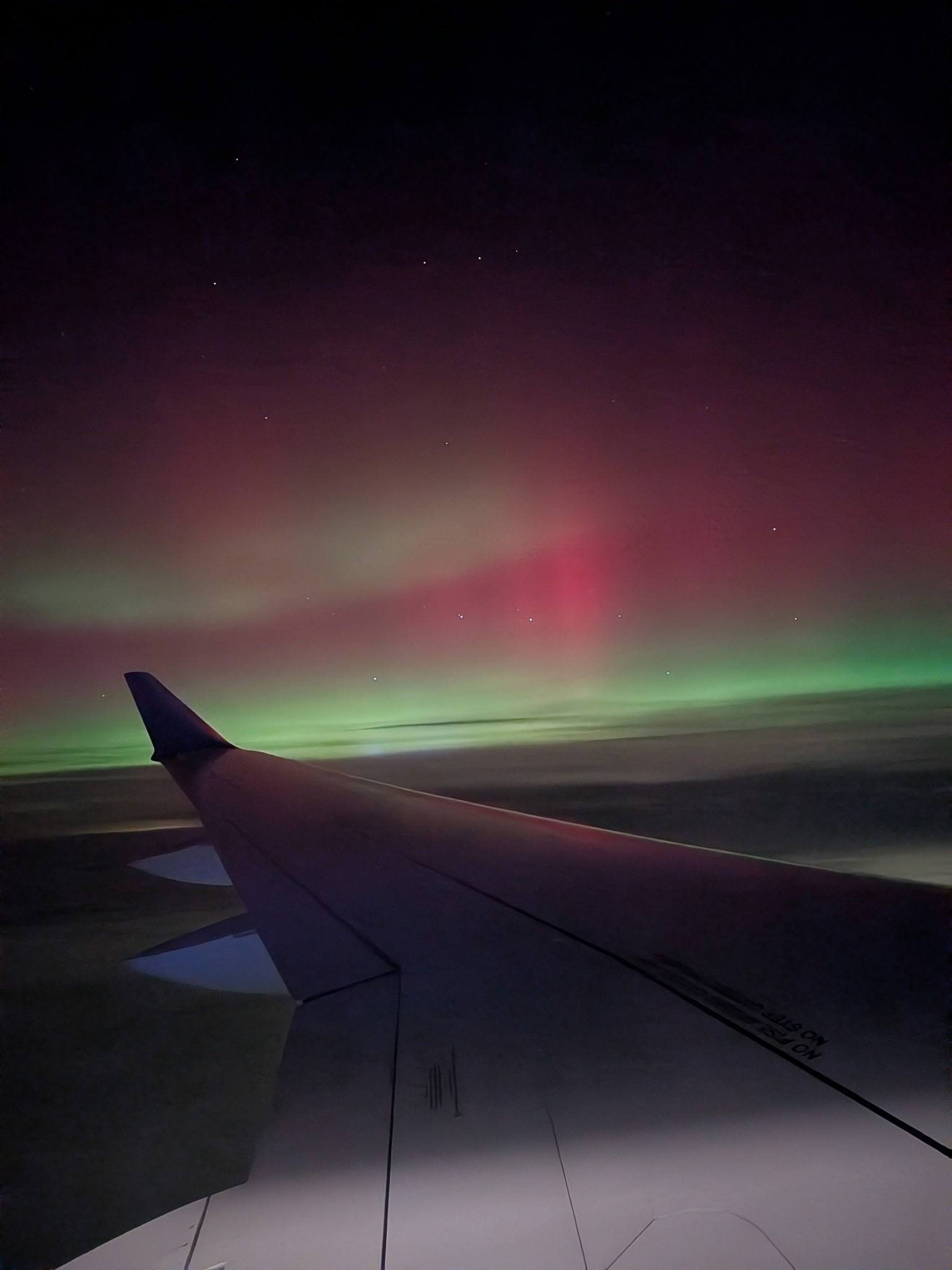 Auroras boreales iluminan el cielo de Massachusetts y podrían repetirse esta noche