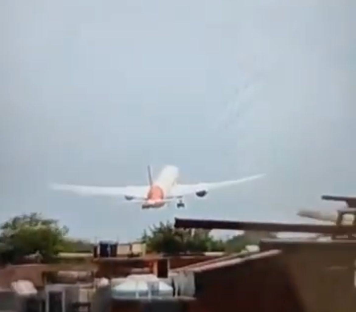 Tragedia aérea: Avión de Air India se estrella al despegar