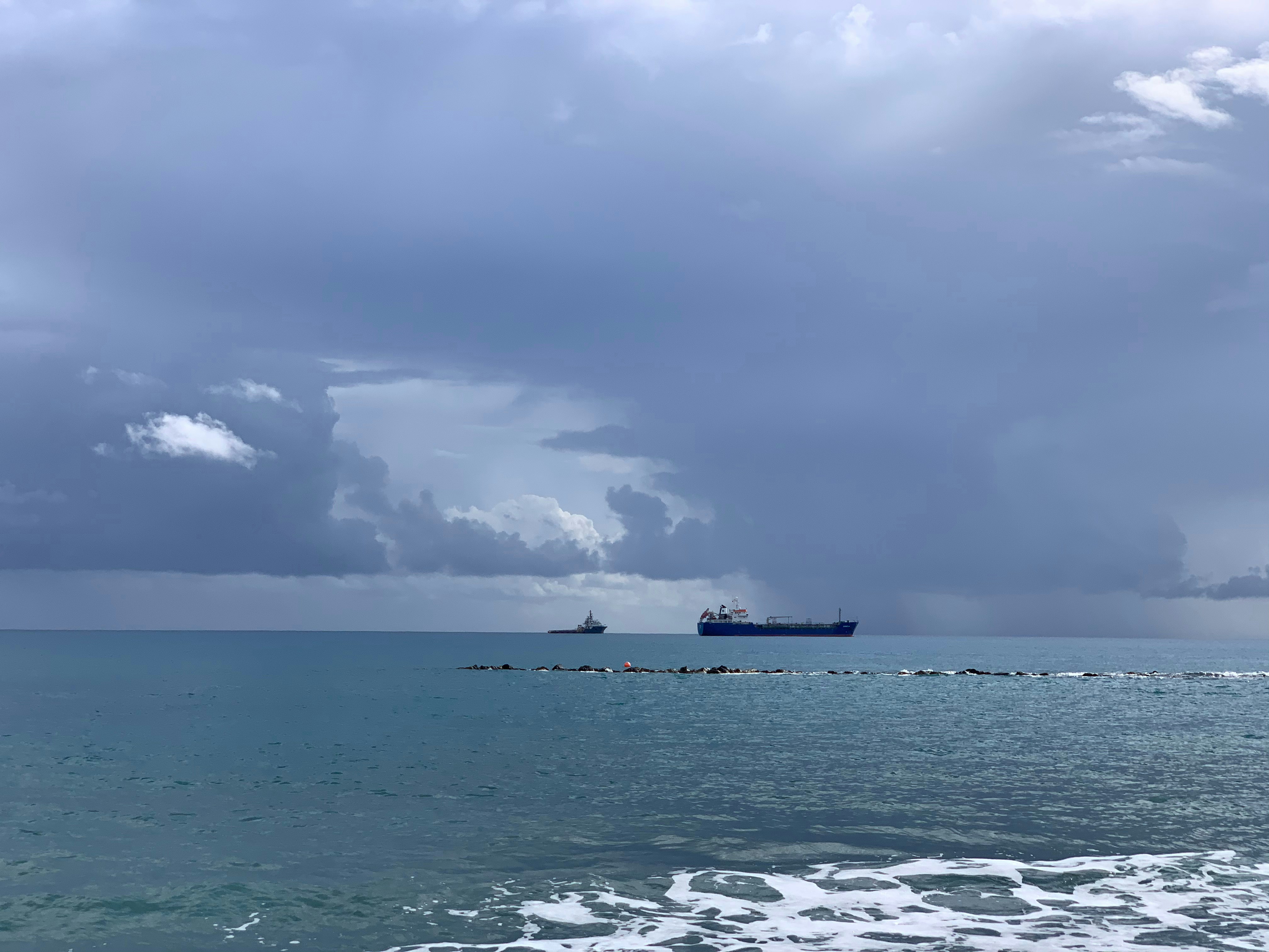 Ataque de EE.UU. contra barco con drogas deja 11 muertos