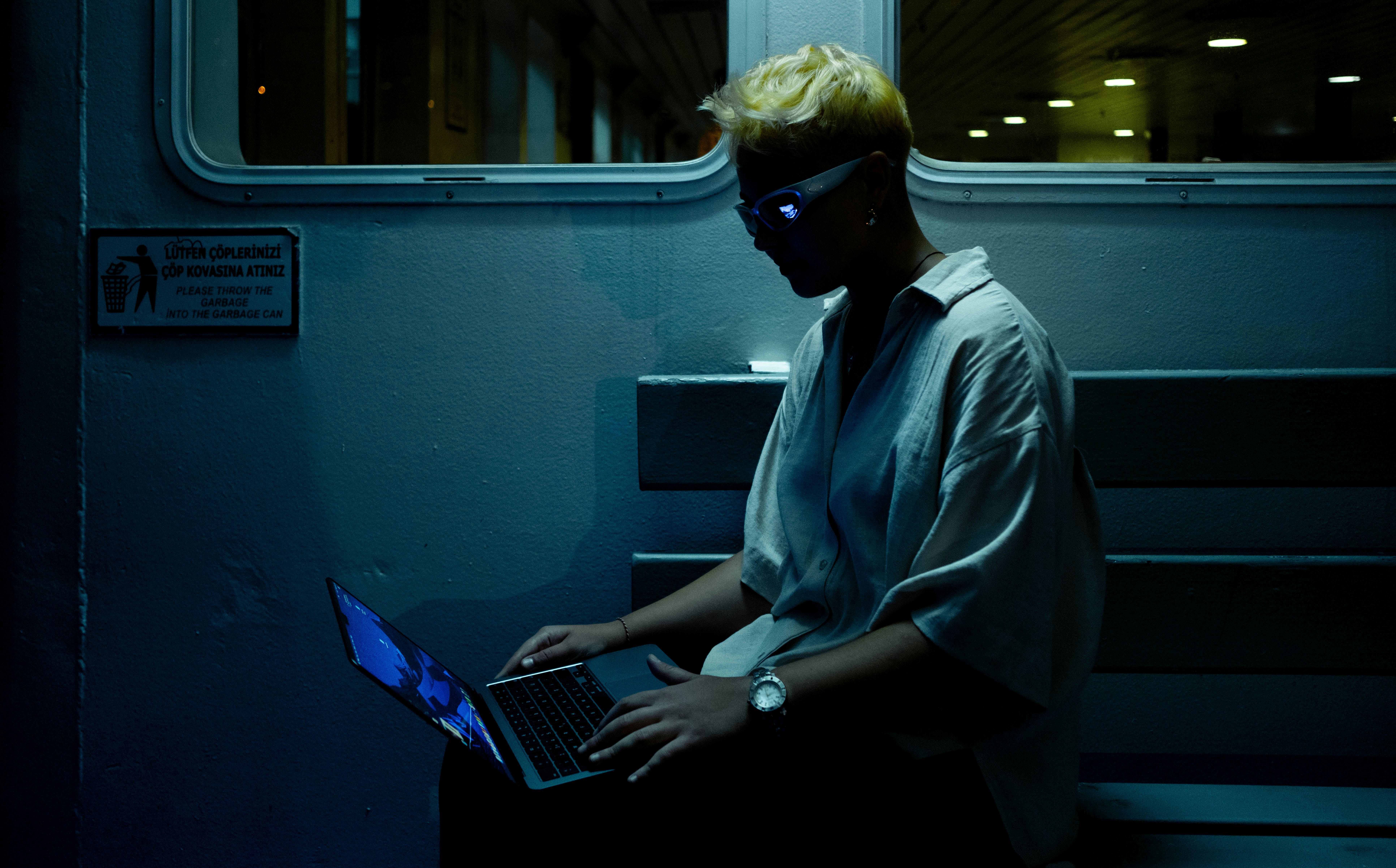 EE.UU. desmantela red internacional de estafadores digitales