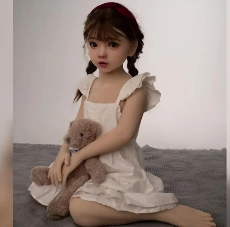 Shein suspendida en Francia tras el escándalo de las muñecas sexuales infantiles